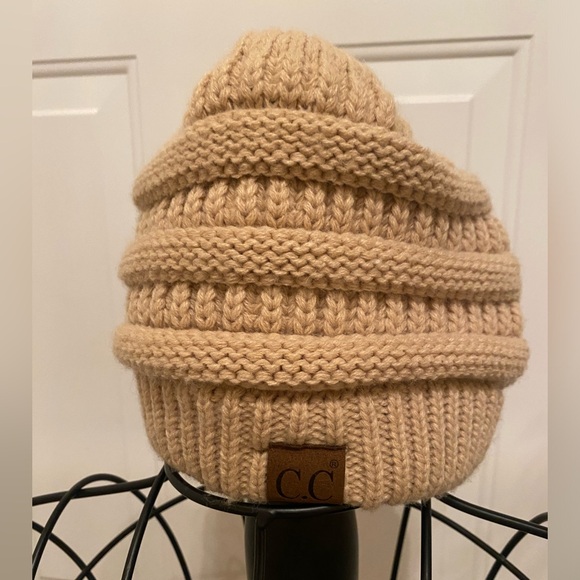 CC Ponytail Beanie Hat Soft Stretch Cable Knit Tan Cream - Picture 3 of 5